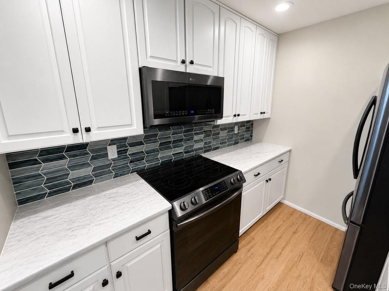 201 Birchwood Rd #201 - Photo 6 of 27