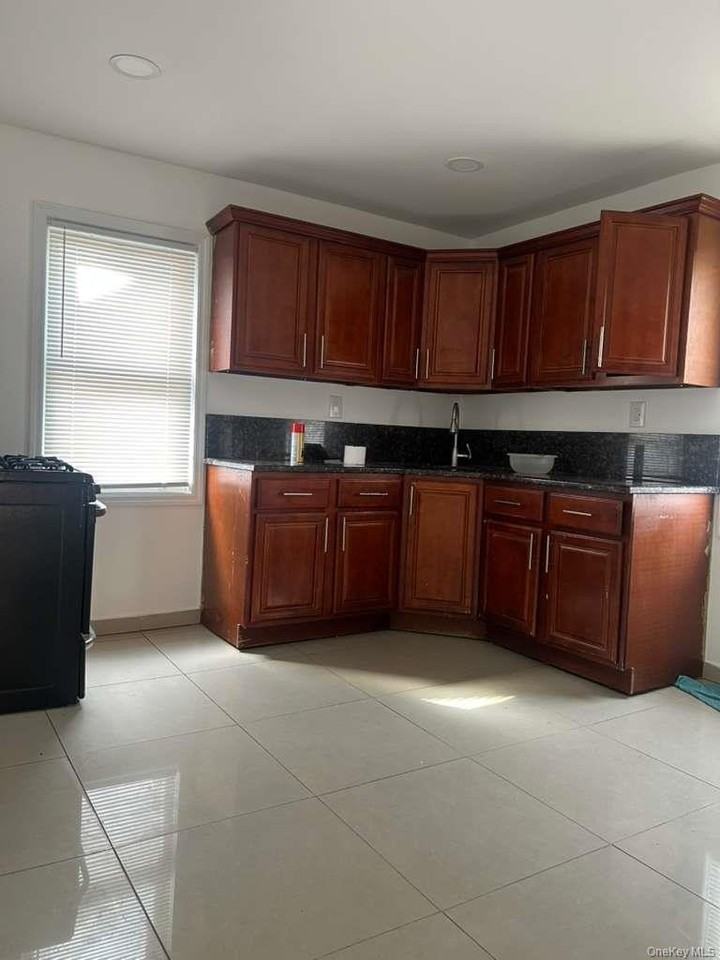 24125 144th Ave #2ndFL - Photo 2 of 6