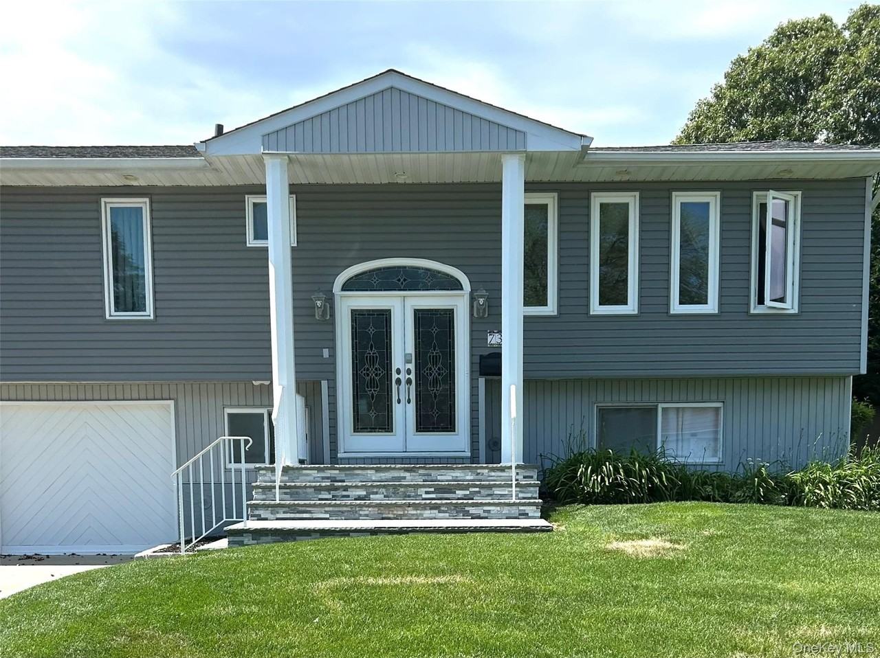 73 Ellensue Dr