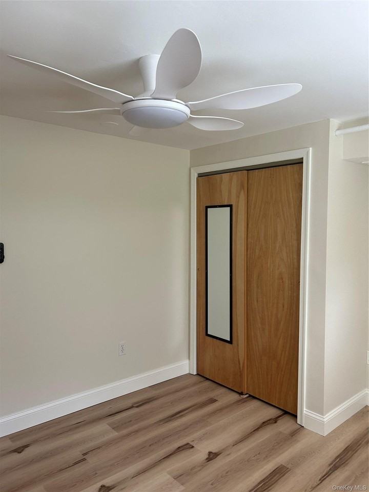 73 Ellensue Dr - Photo 5 of 11