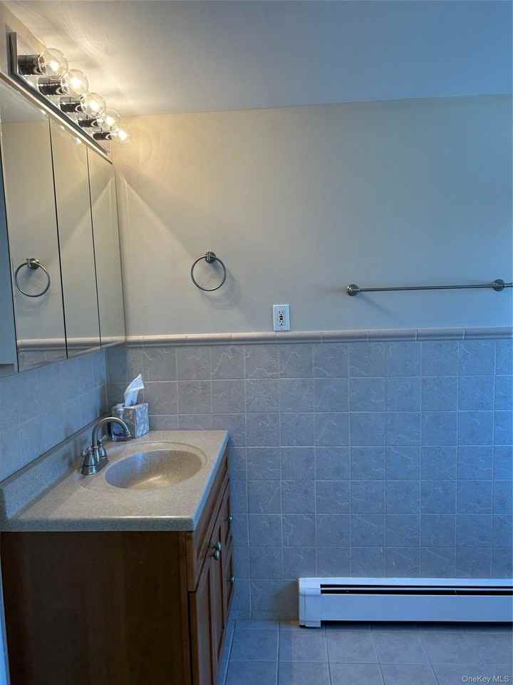 73 Ellensue Dr - Photo 7 of 11
