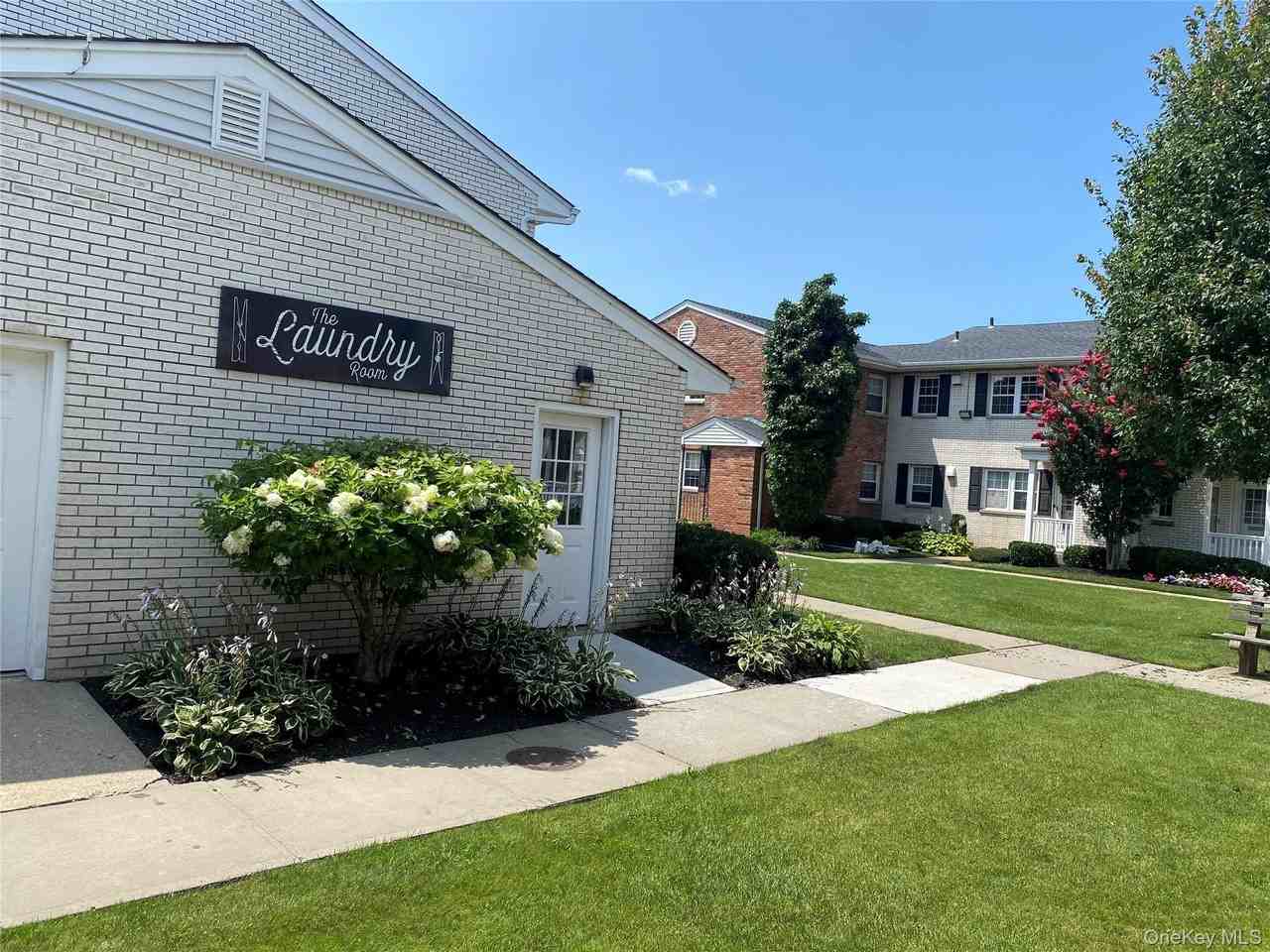 212 Kensington Ln - Photo 3 of 4