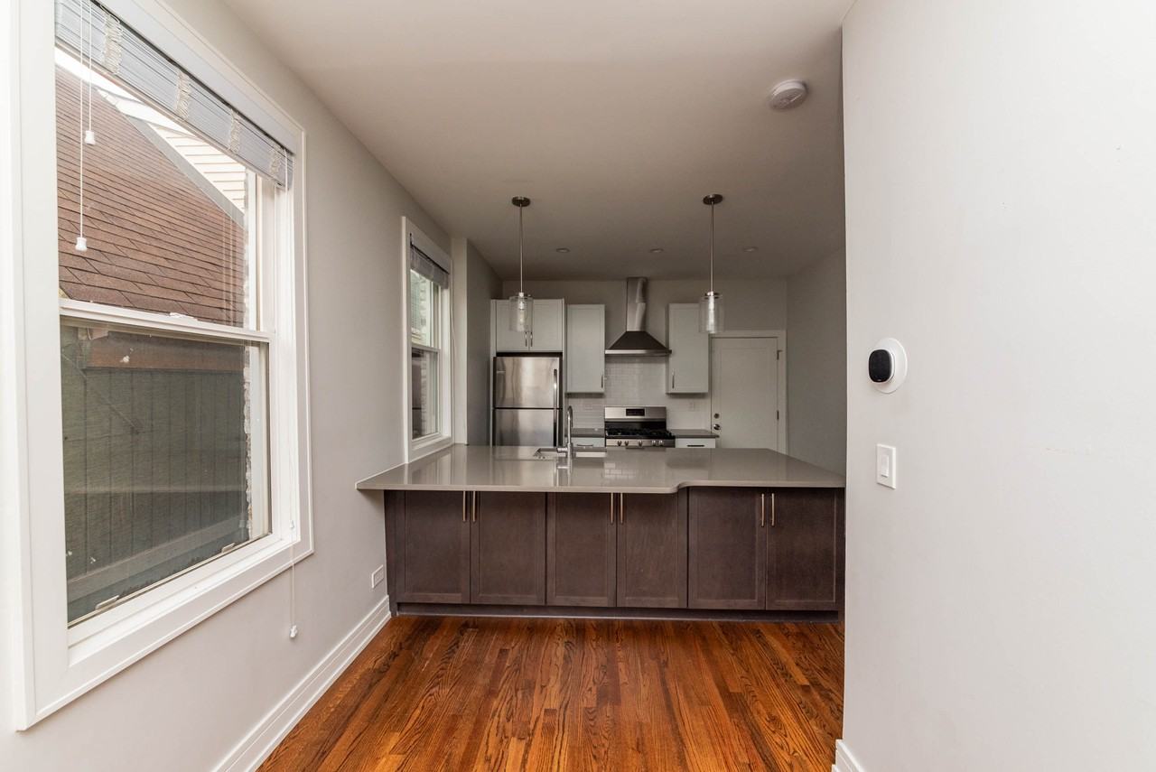 2045 N Wolcott Ave #2R - Photo 4 of 20