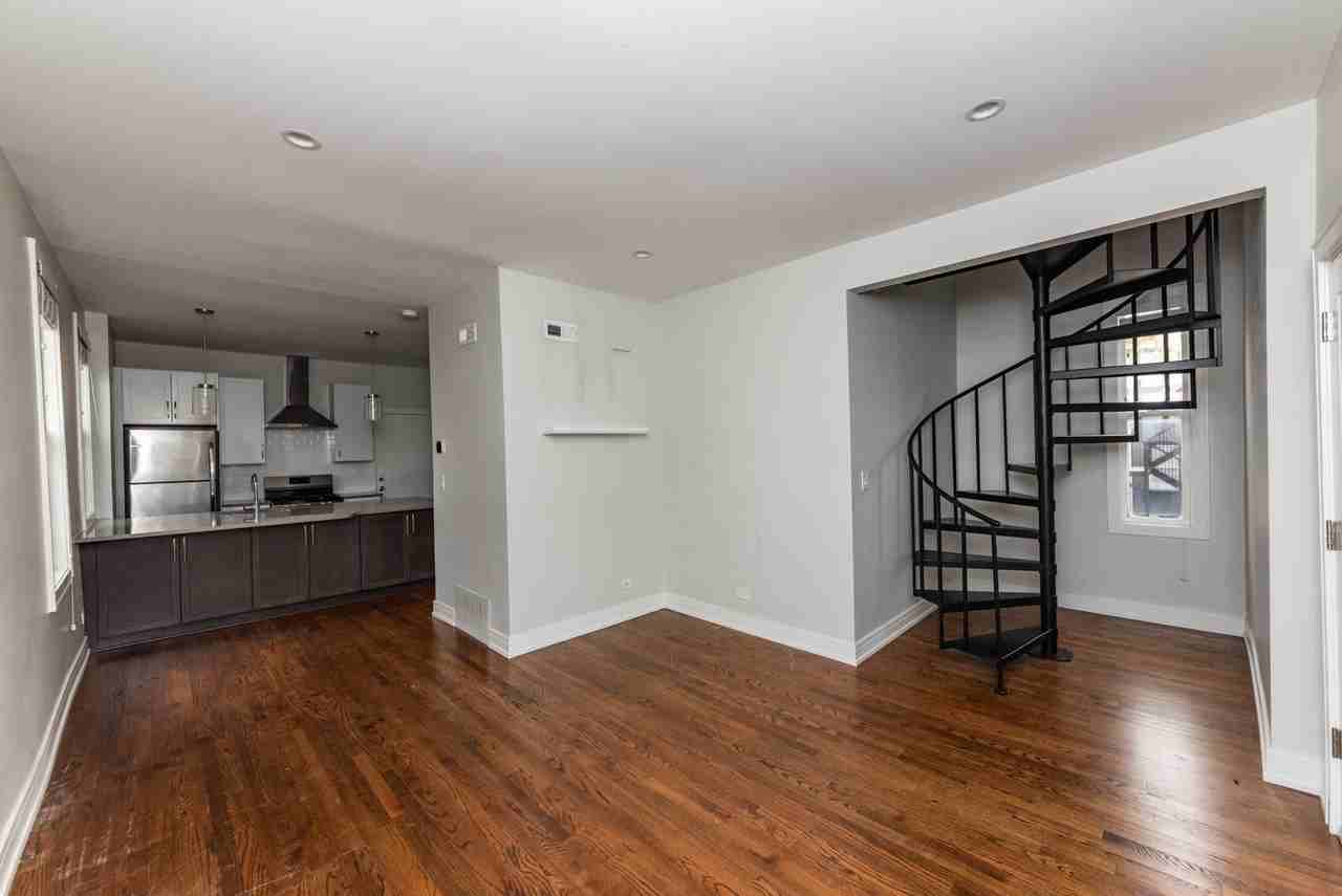 2045 N Wolcott Ave #2R - Photo 6 of 20