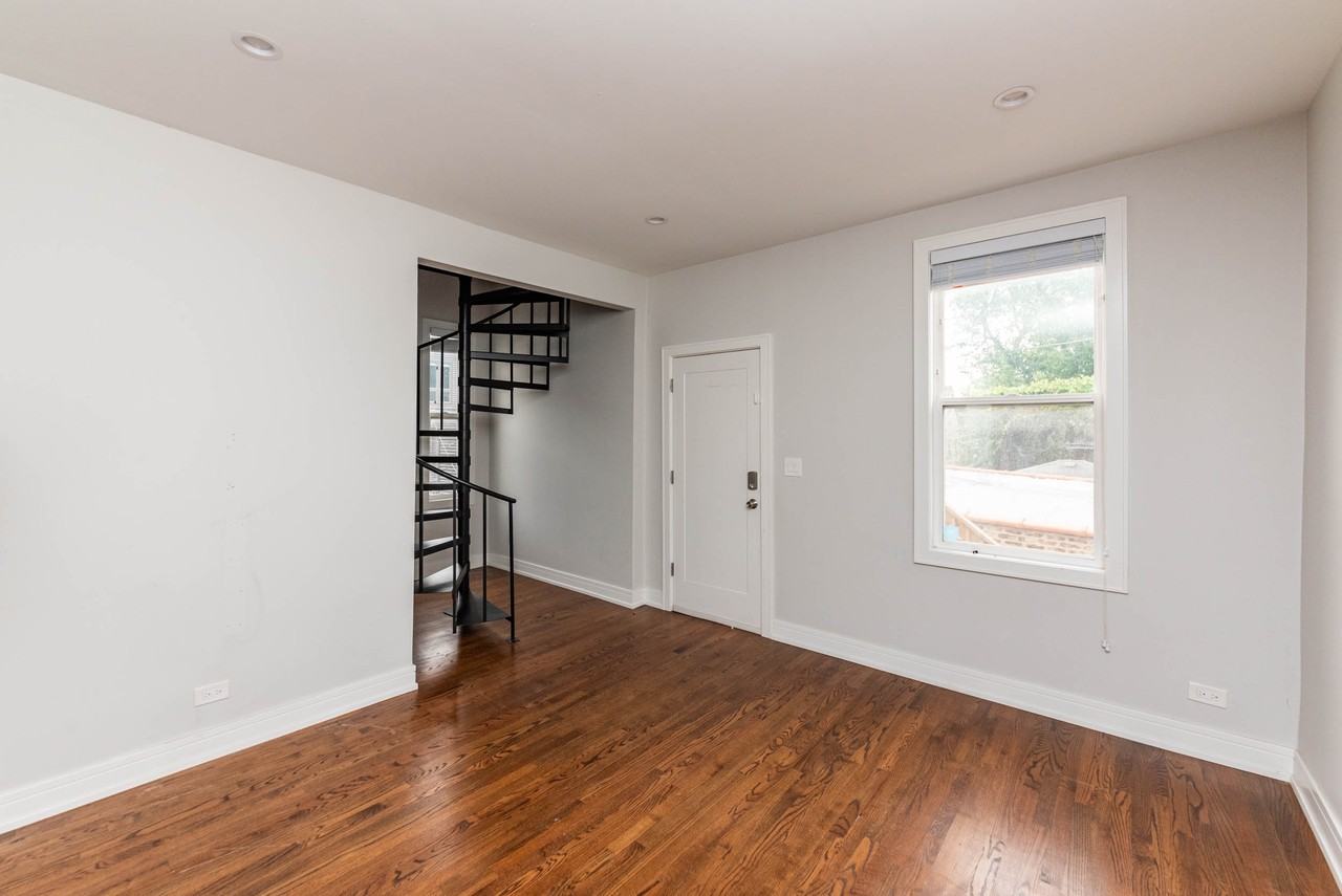 2045 N Wolcott Ave #2R - Photo 7 of 20