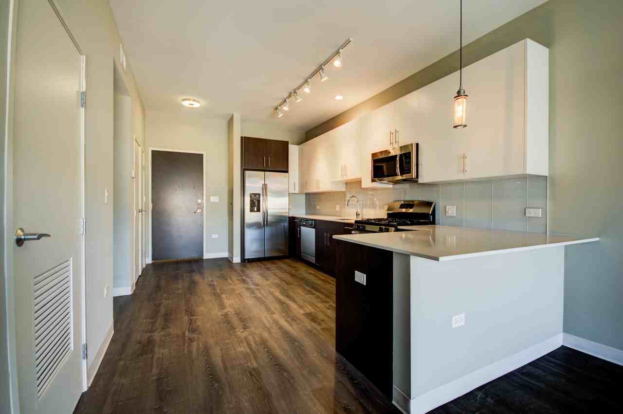 851 W Grand Ave #505 - Photo 3 of 9