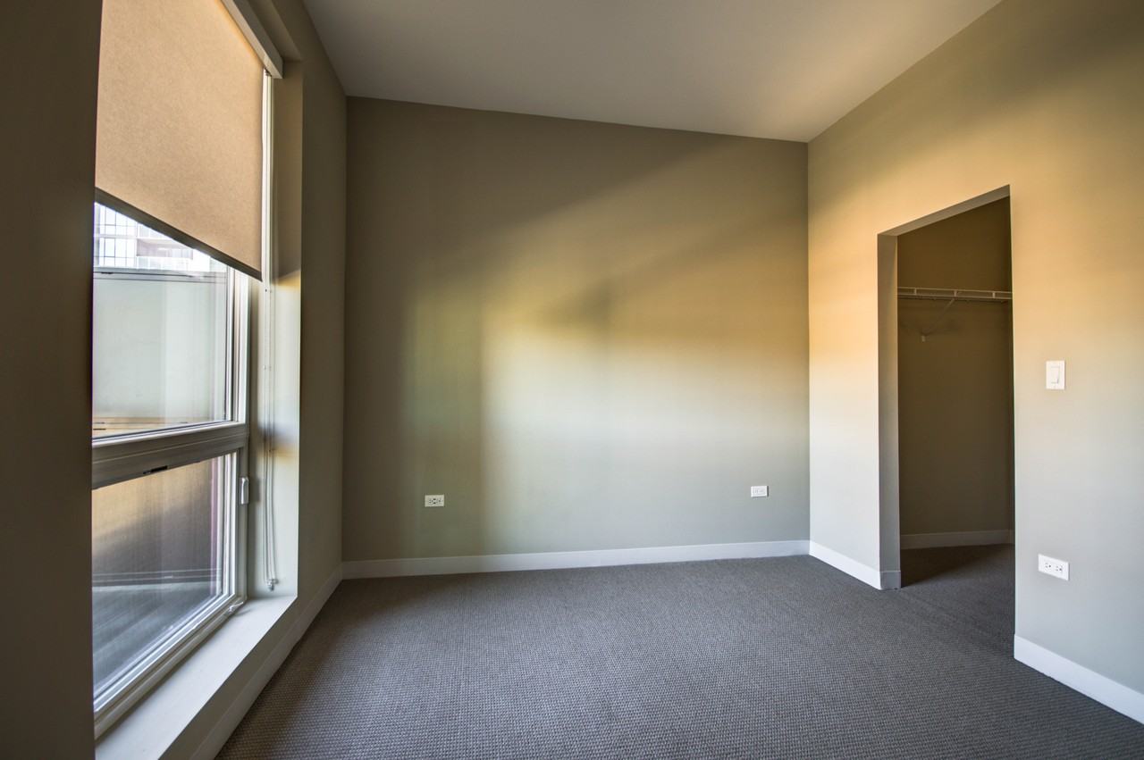 851 W Grand Ave #505 - Photo 6 of 9