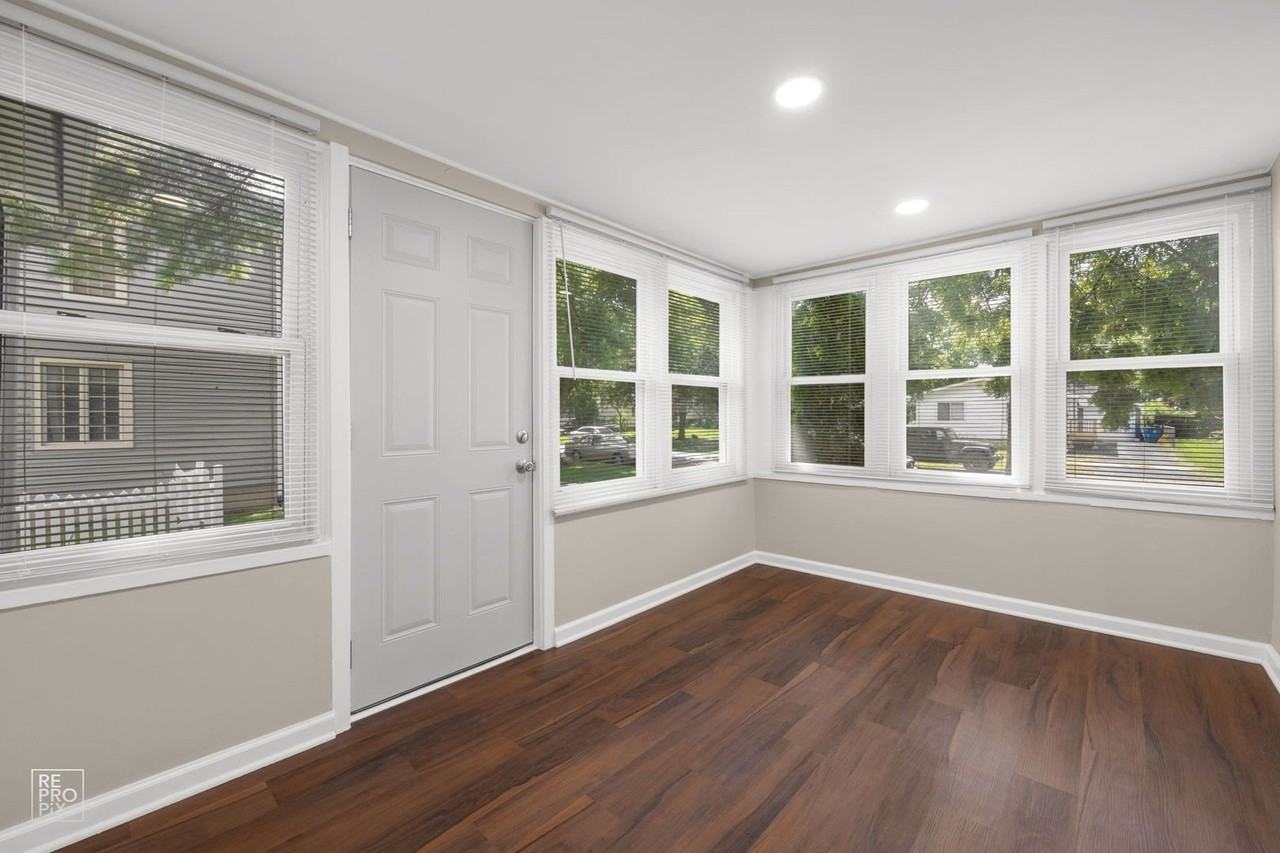 714 E Jackson St #1 - Photo 2 of 9