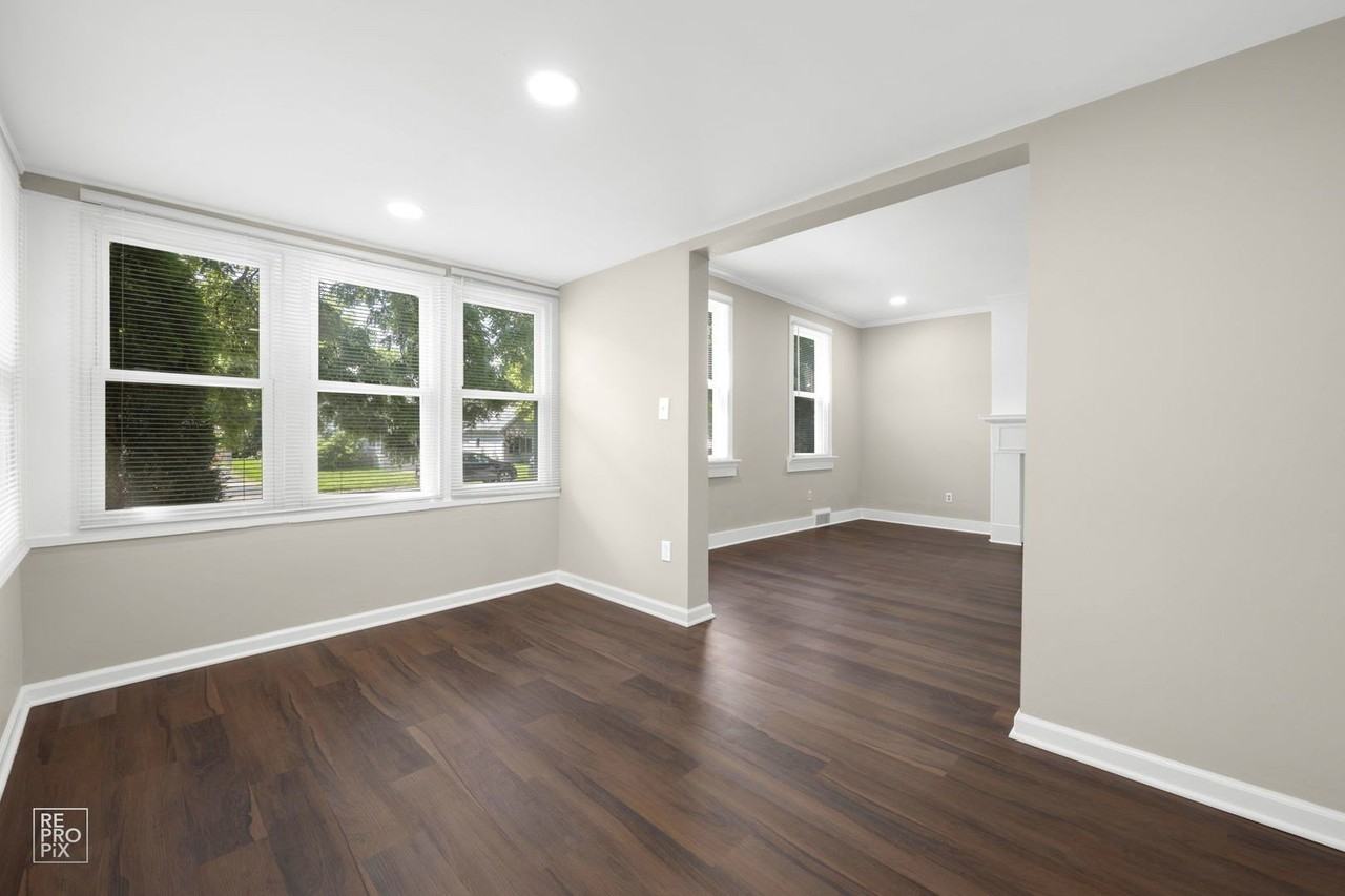 714 E Jackson St #1 - Photo 3 of 9