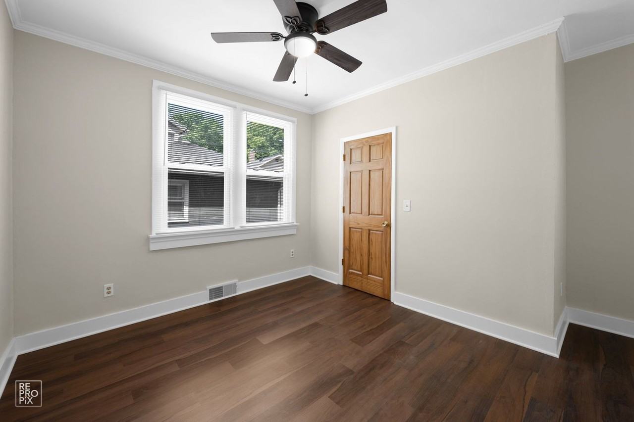 714 E Jackson St #1 - Photo 6 of 9