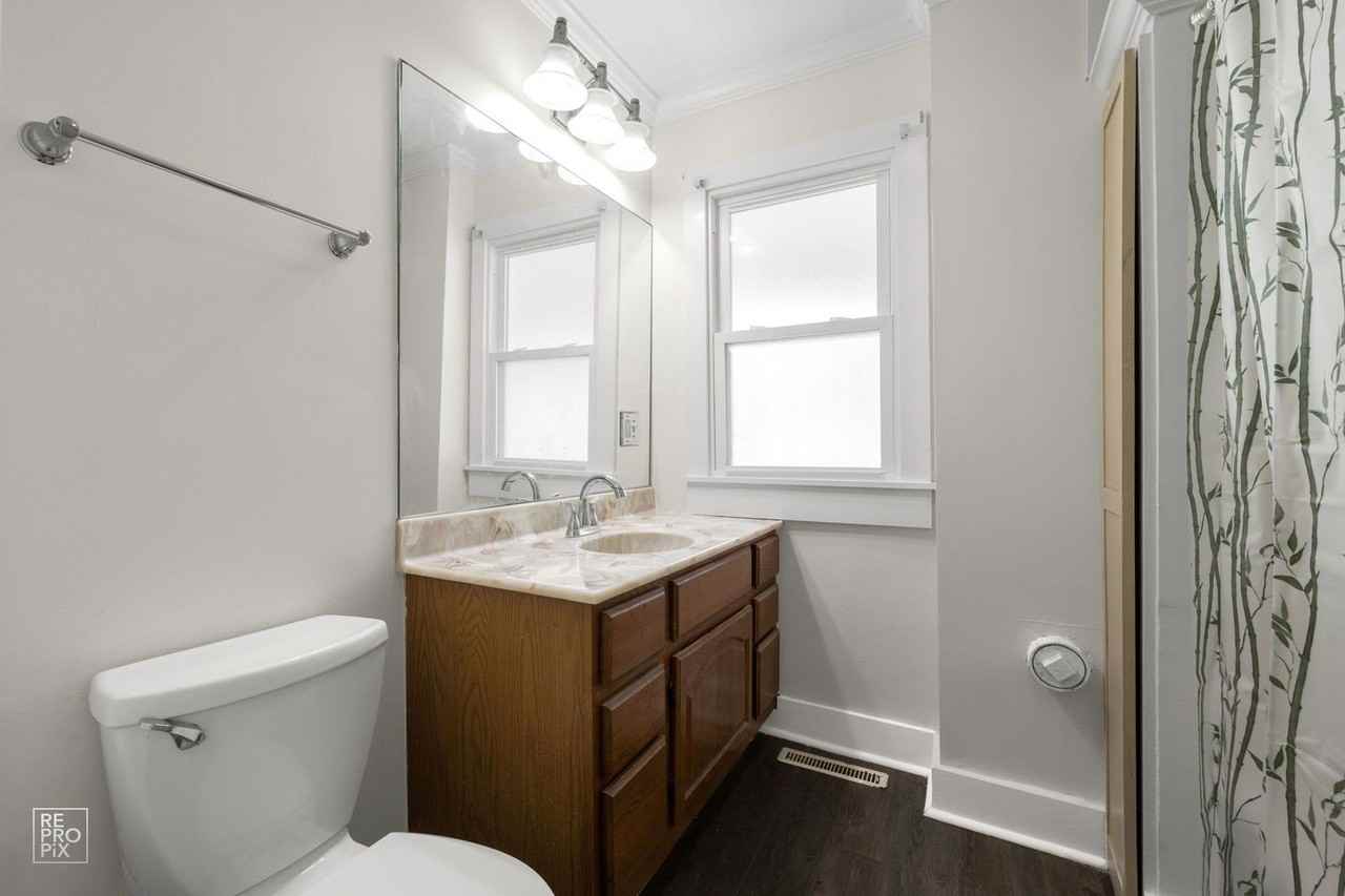 714 E Jackson St #1 - Photo 7 of 9