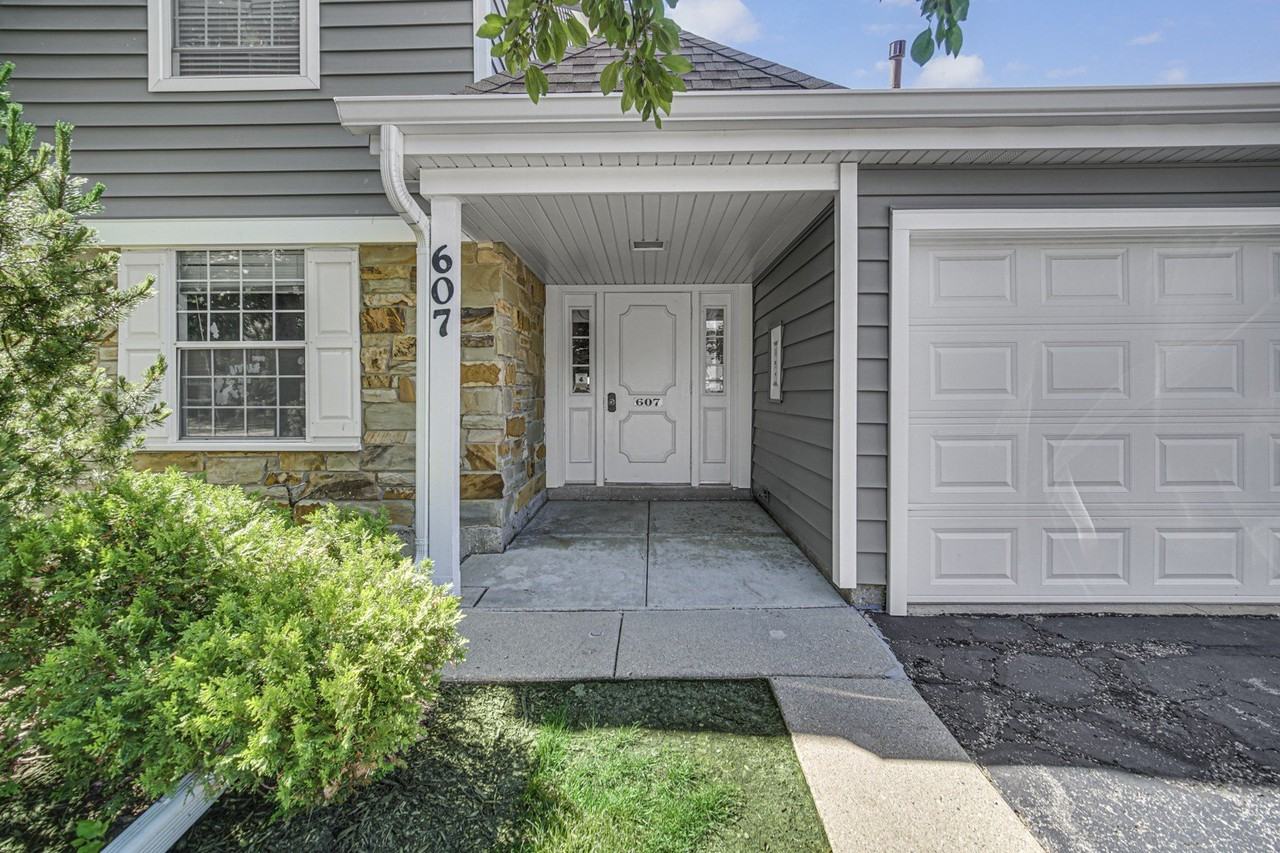 607 Berkley Ct #Z2 - Photo 4 of 31