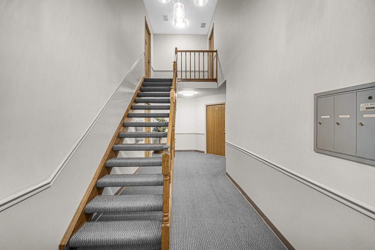 607 Berkley Ct #Z2 - Photo 5 of 31