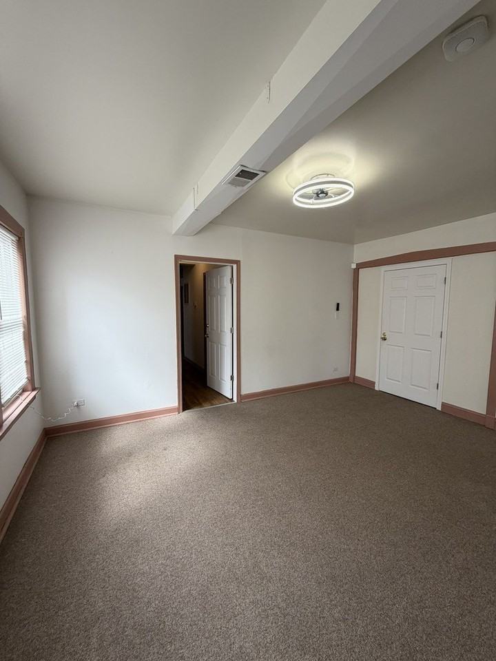 7402 S Racine Ave #3 - Photo 4 of 11