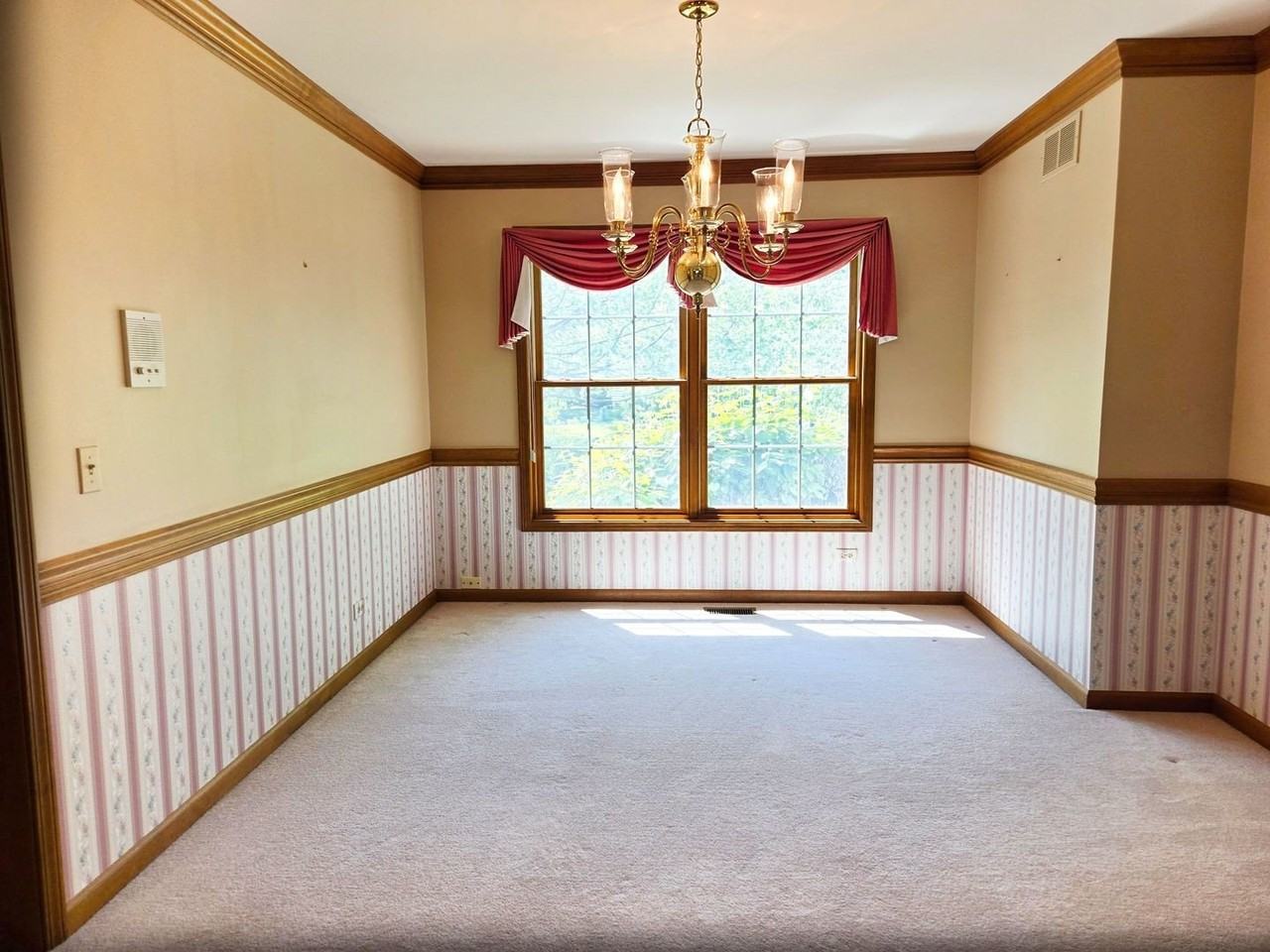2286 Brookside Ln - Photo 7 of 39