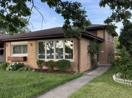 featured image of 2185 Lee St