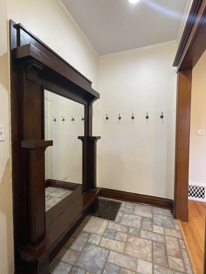 1613 W Berwyn Ave #1 - Photo 2 of 13