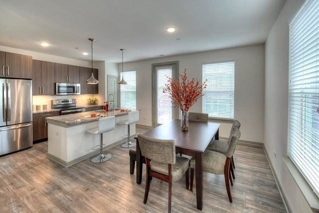 668 E Algonquin Rd #6102 - Photo 4 of 27