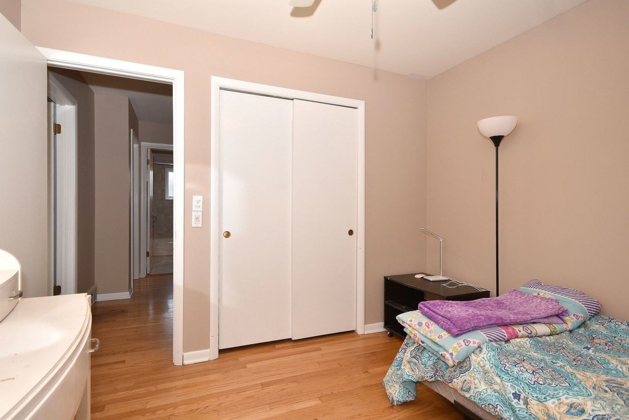 861 S Hawthorne Ave - Photo 4 of 32