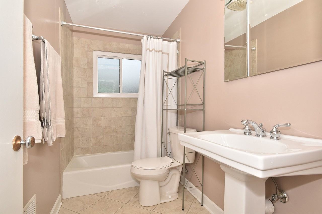 861 S Hawthorne Ave - Photo 6 of 32