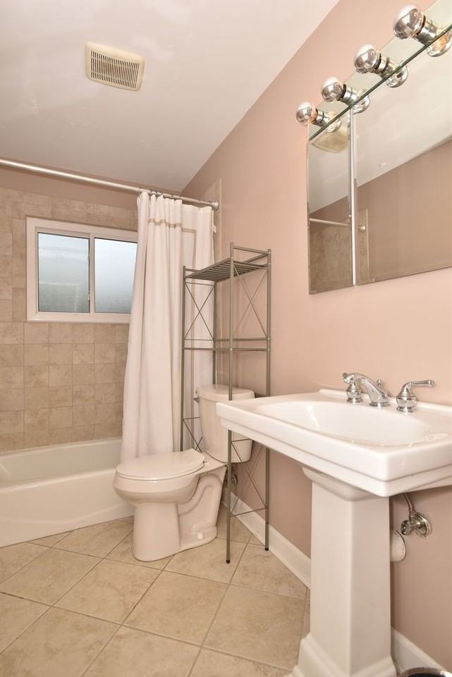 861 S Hawthorne Ave - Photo 7 of 32