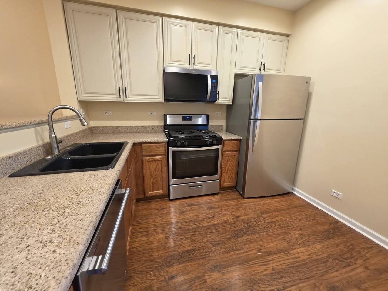3045 Kentshire Cir #3045 - Photo 5 of 25
