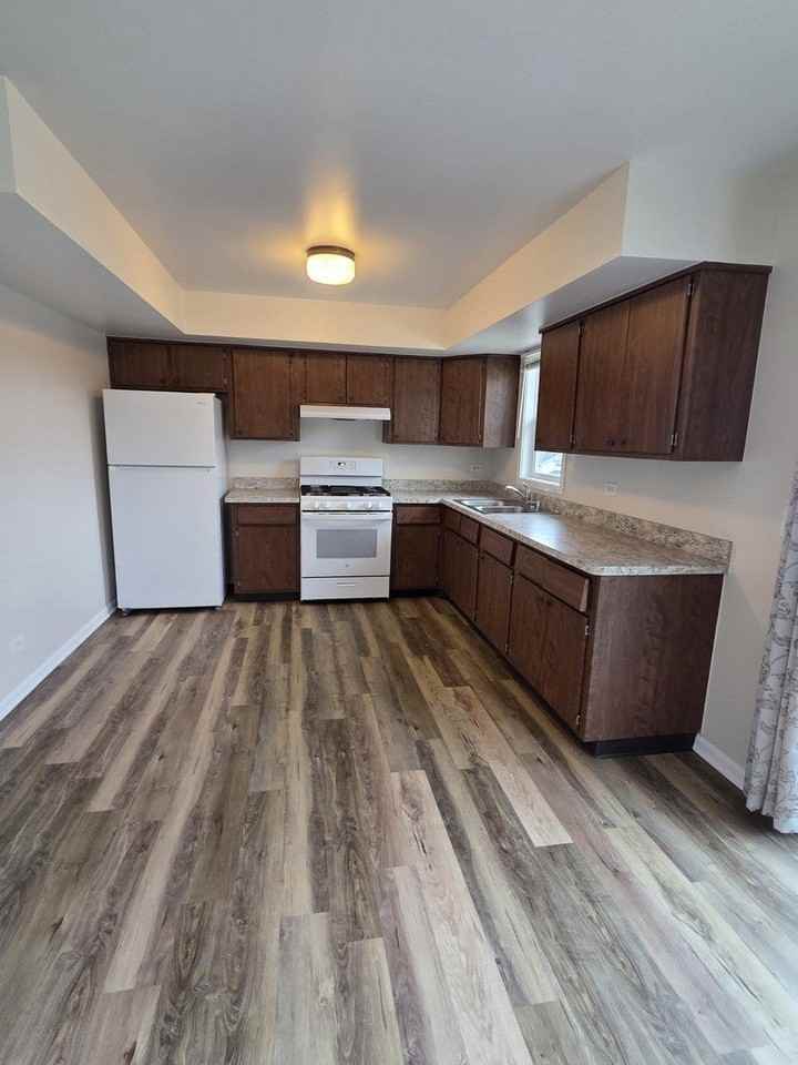 608 N Washington Ave - Photo 4 of 11