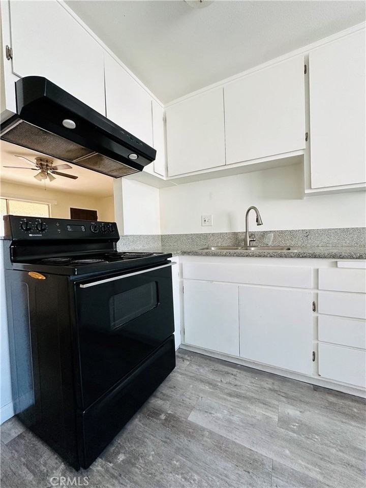 13602 Penn St #5 - Photo 6 of 13