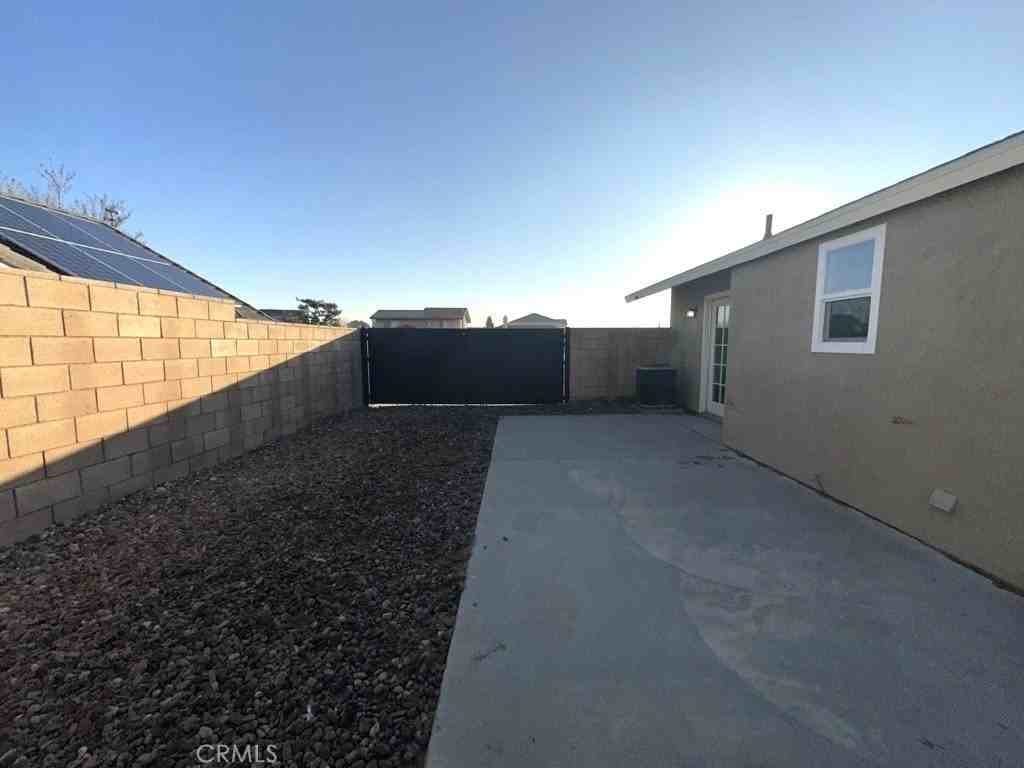 17890 Garden Glen Rd - Photo 4 of 20