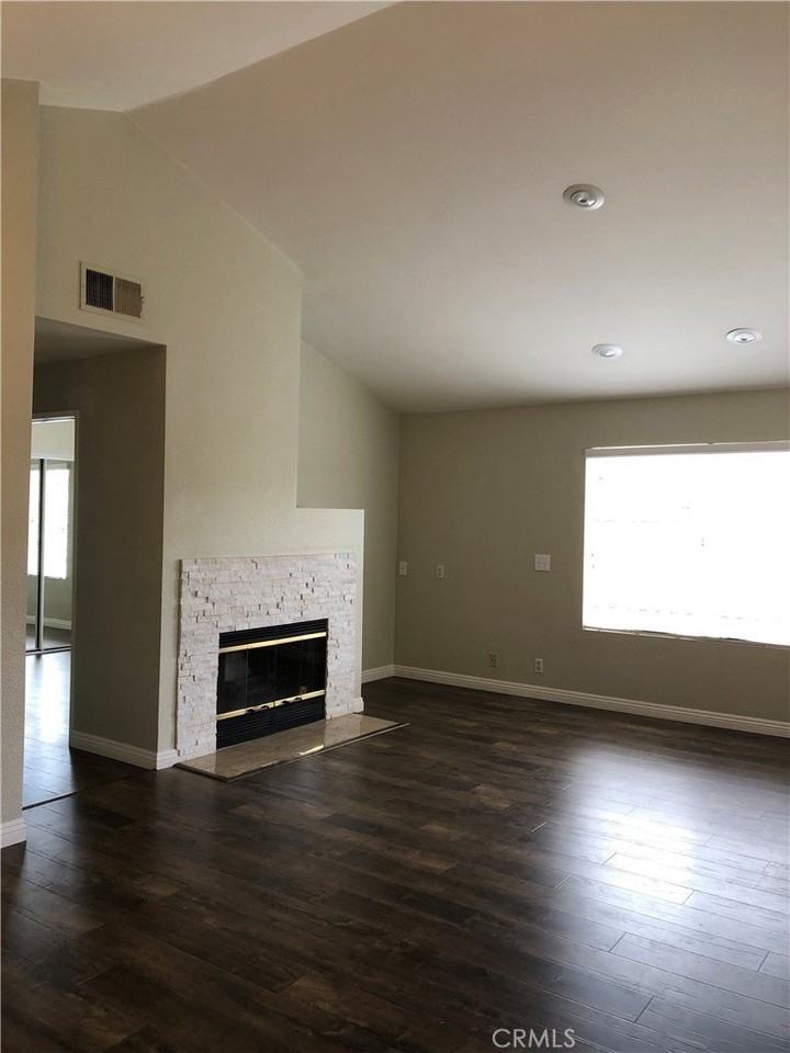 21897 Southgate #309 - Photo 5 of 7
