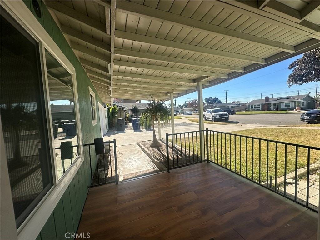 8002 San Luis Cir - Photo 4 of 24