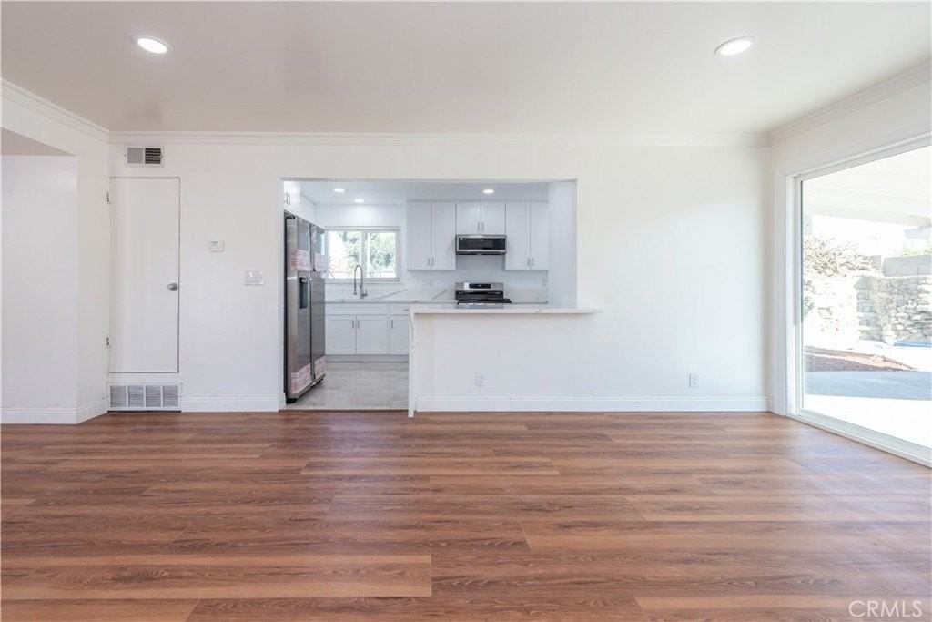 8002 San Luis Cir - Photo 6 of 24