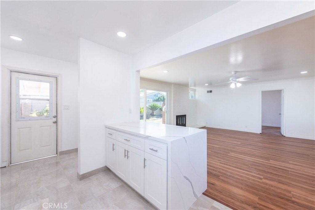 8002 San Luis Cir - Photo 7 of 24