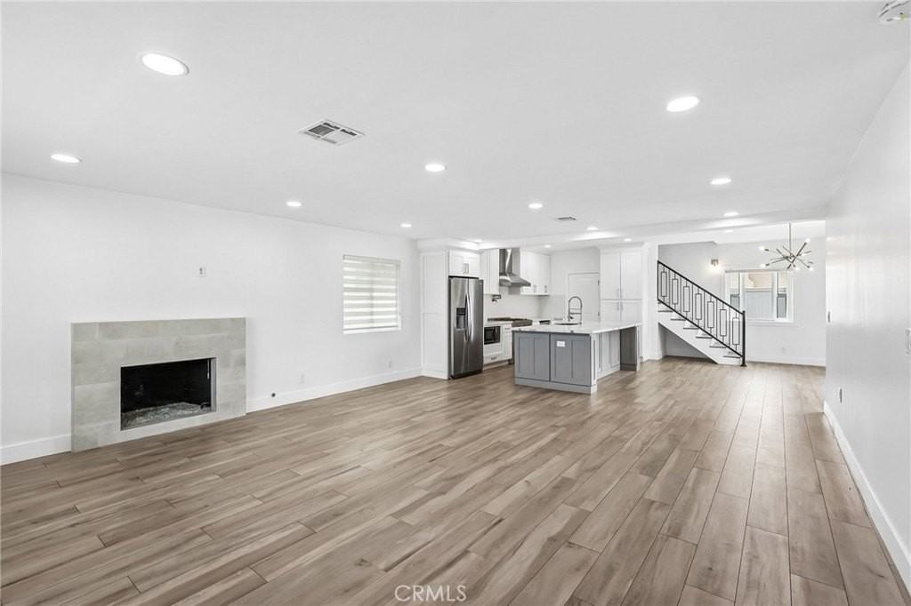 17151 Hague Ln - Photo 5 of 50