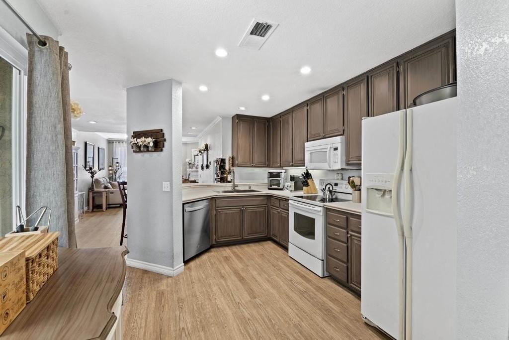 13803 Pinkard Way #10 - Photo 4 of 31