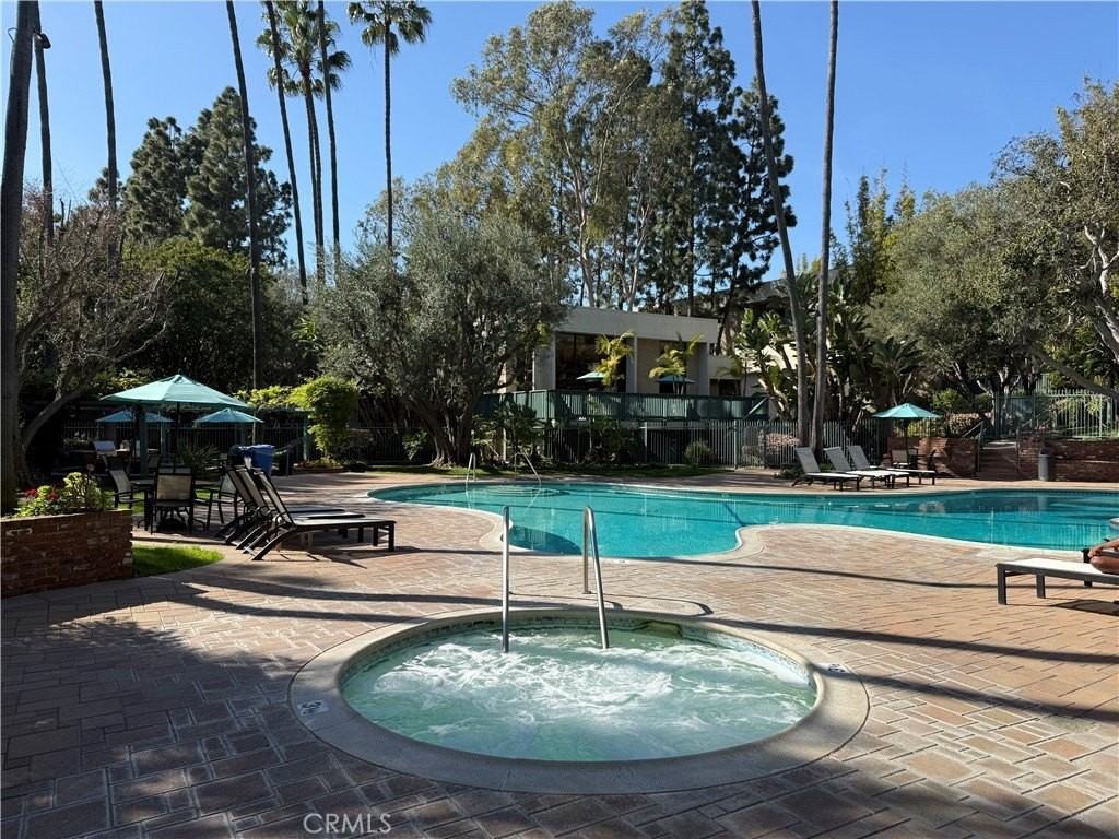 564 N Bellflower Blvd - Photo 3 of 18