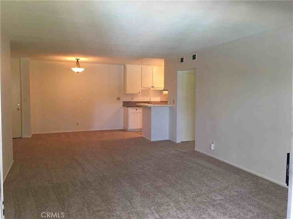 564 N Bellflower Blvd - Photo 4 of 18