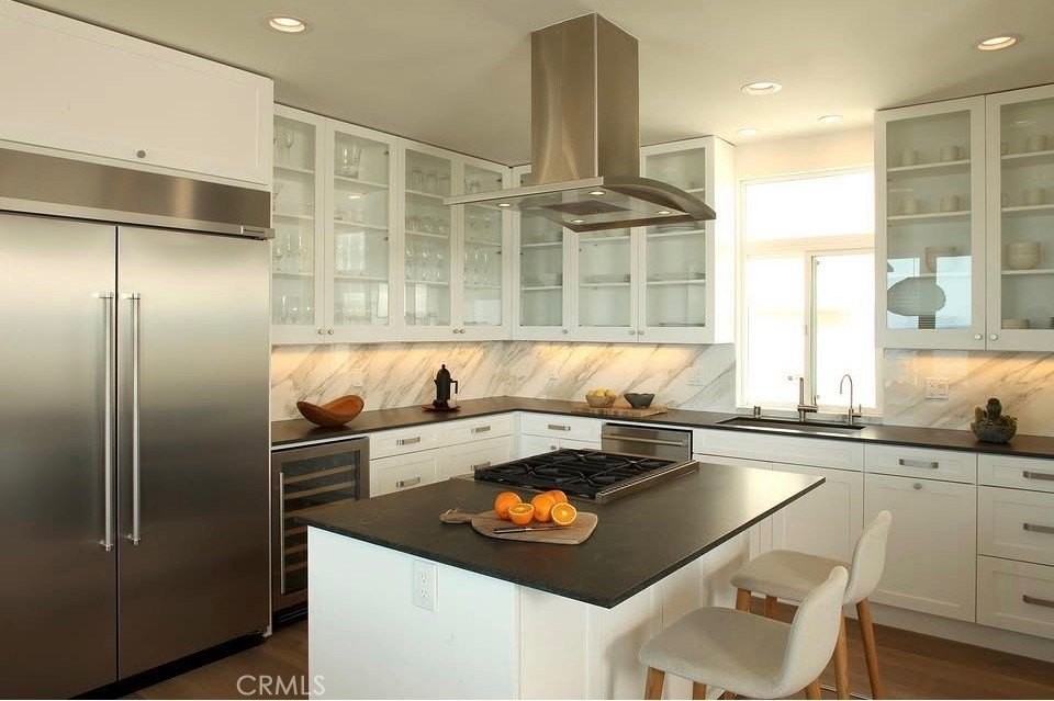 217 8th Pl - Photo 4 of 21