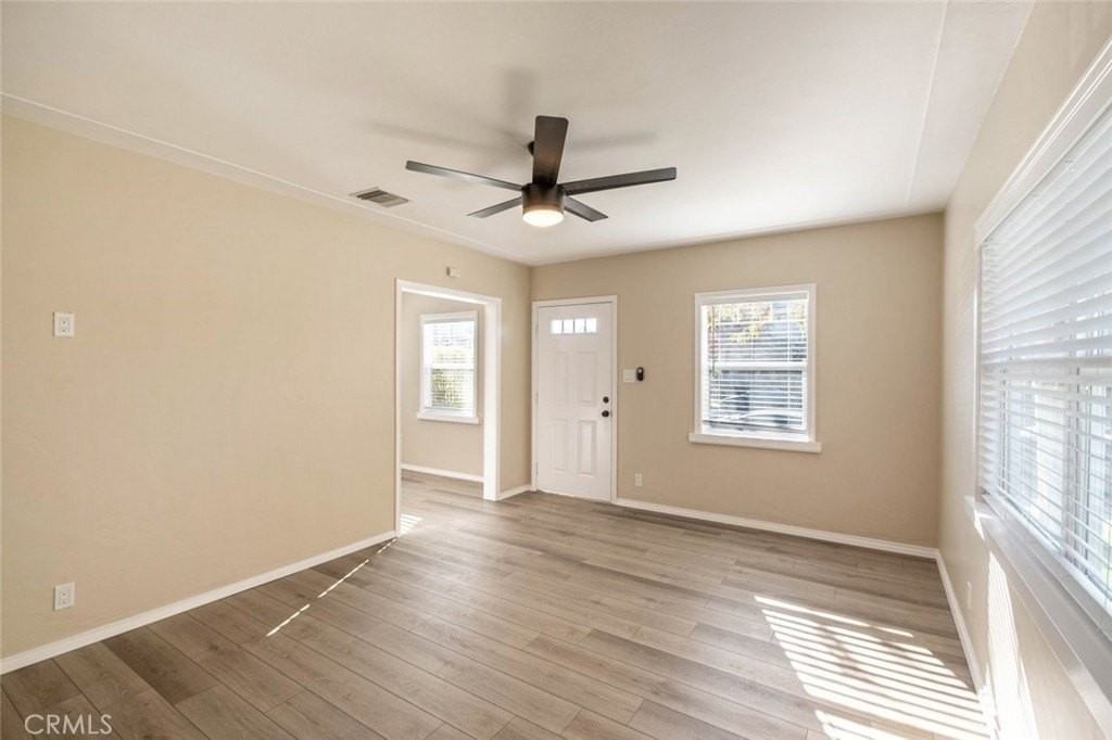 807 E Chevy Chase Dr #1 - Photo 5 of 23