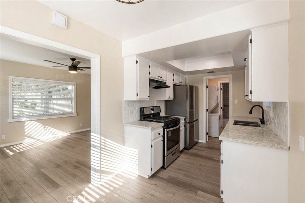 807 E Chevy Chase Dr #1 - Photo 7 of 23