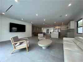 featured image of 5735 Saloma Ave