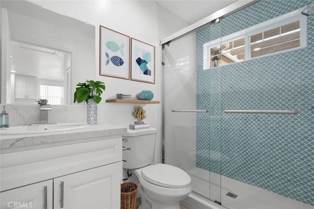 14253 Magnolia Blvd - Photo 3 of 6