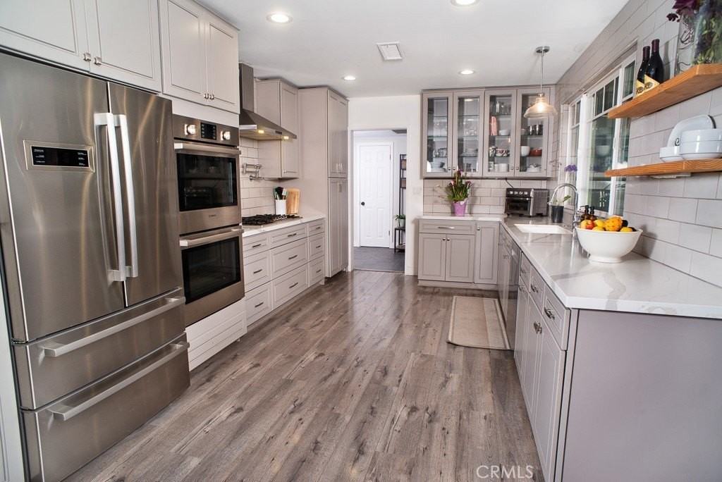 17249 Raymer St - Photo 3 of 17