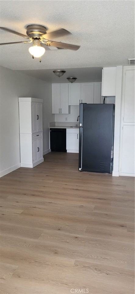 526 Greystone Ln - Photo 3 of 10