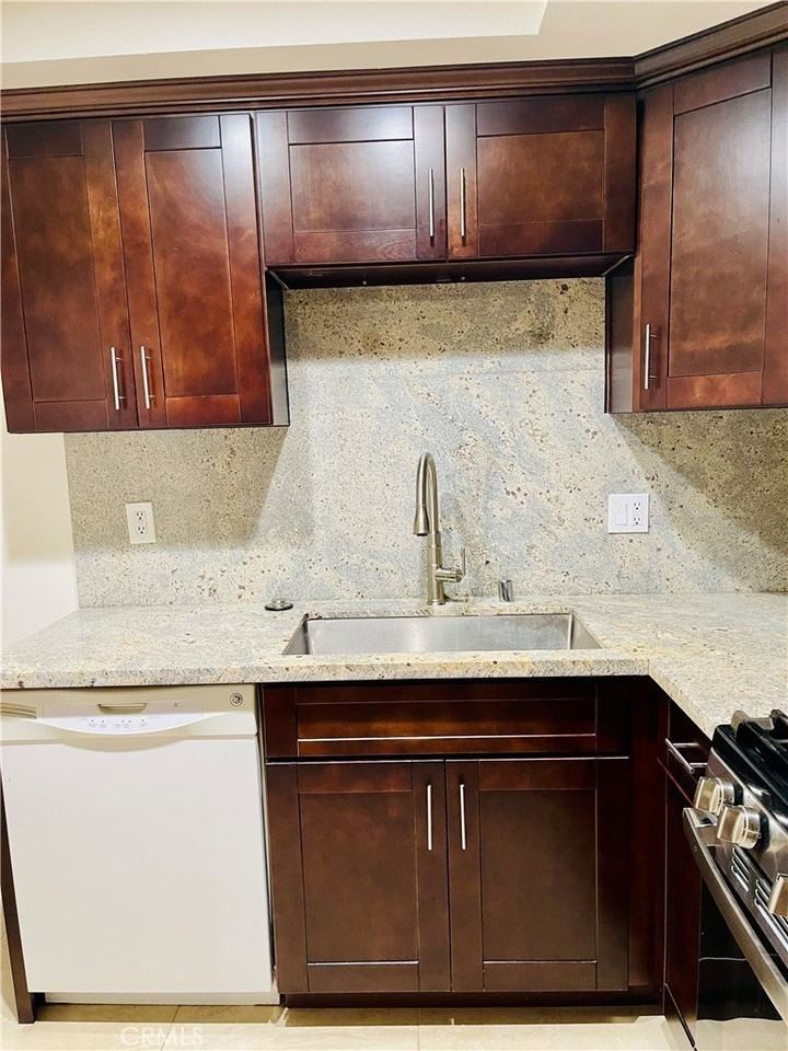 1622 Alegro Sq #J - Photo 3 of 17