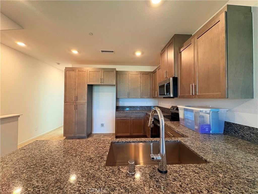 8439 Bickmore Ave - Photo 5 of 15