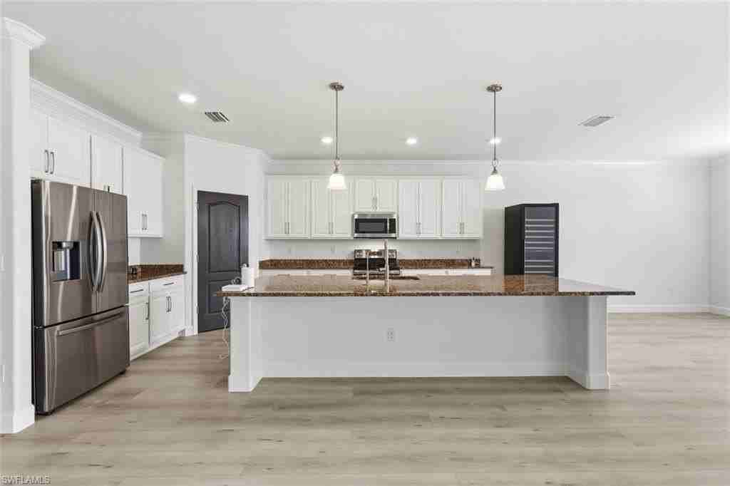2290 Vermont Ln - Photo 6 of 49