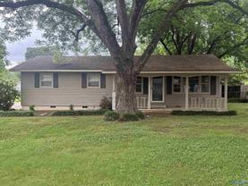 500 Crestline Dr Sw - Photo 1 of 1