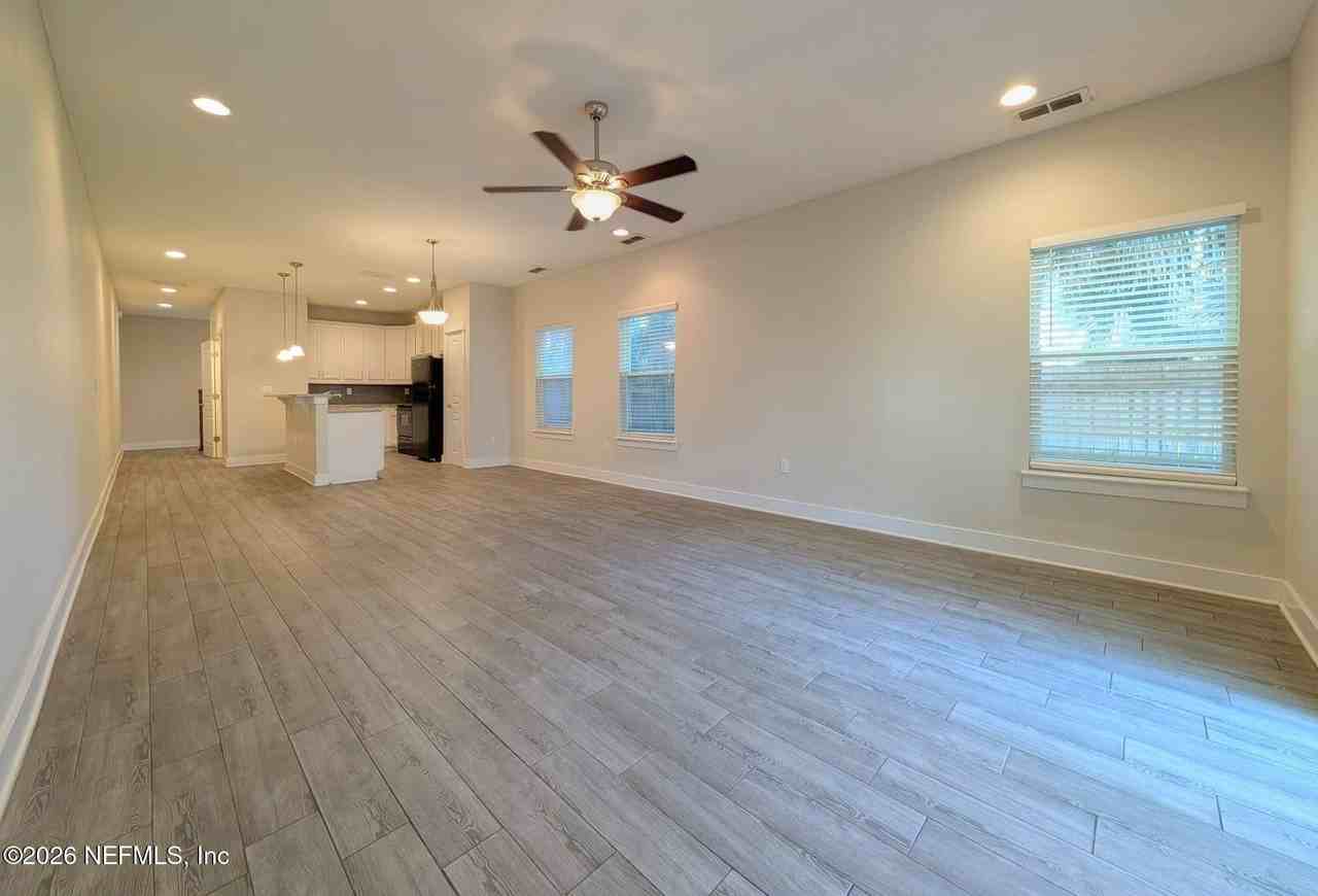 629 2nd Ave S - Photo 3 of 15