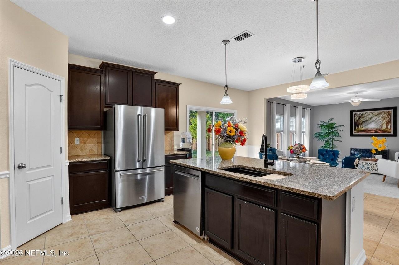 81 Vestavia Ct - Photo 6 of 50